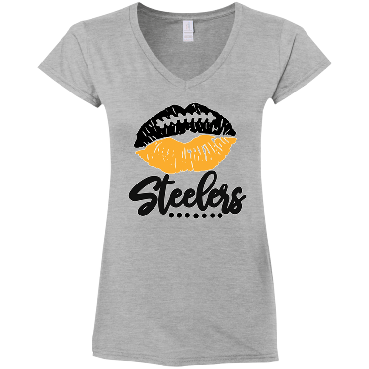 Steelers Lips - Women's Fitted Softstyle V-Neck Tee