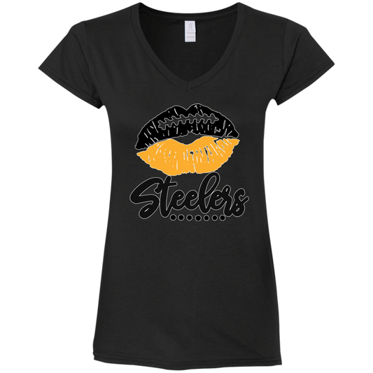 Steelers Lips - Women's Fitted Softstyle V-Neck Tee